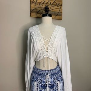 NWT ~ White front lace-up Boho FOREVER 21 Crinkled Woven Crop Top